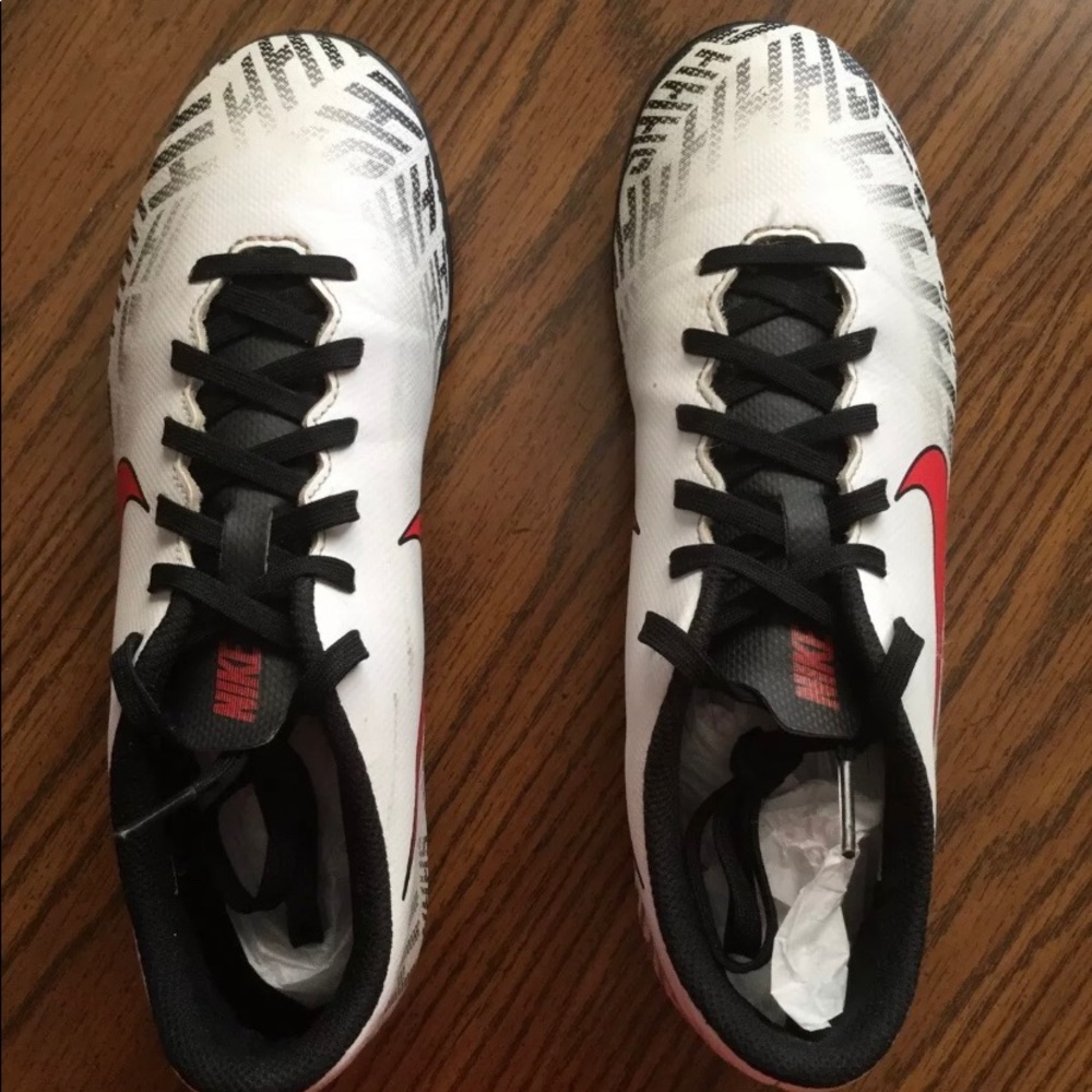 Nike 12 Club NJR FG/MG Soccer Cleats